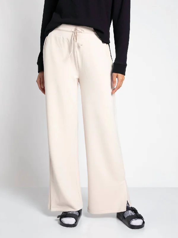 Midnight Madness Layne Athleisure Pant In Dove