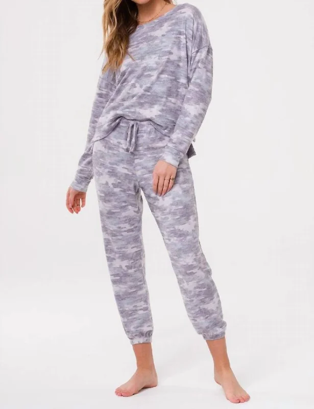 Weekend Offers You Can't Ignore Weekend Sweatpant In Cozy Camo