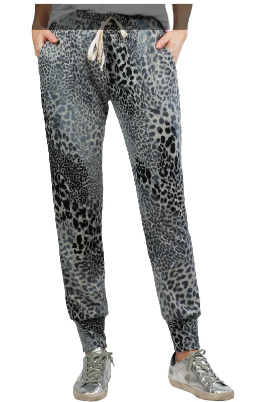 Weekend Bargains to Cherish Leopard Print Jogger In Khaki