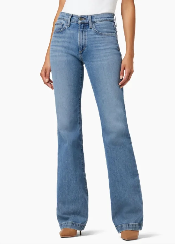 Can't Miss The Frankie Bootcut In Mid Wash