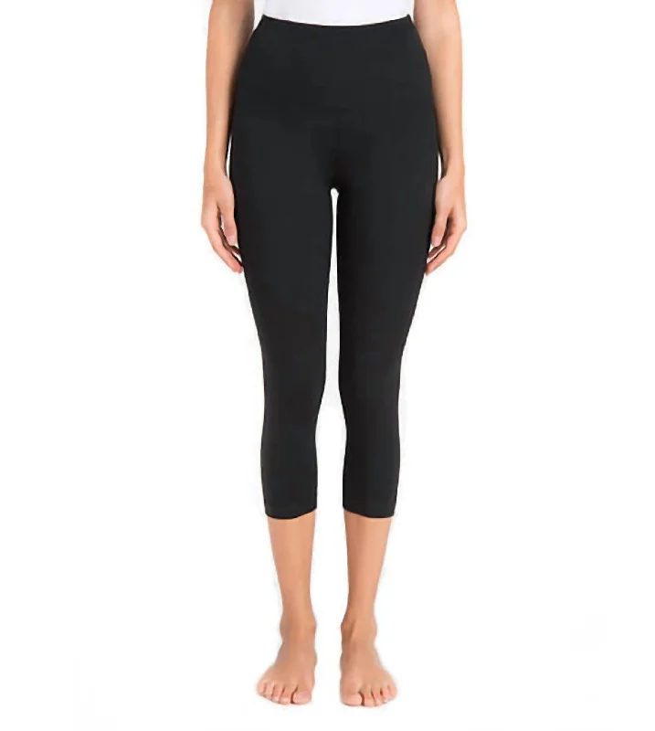 Price Buster Capri Bottom Pants In Black
