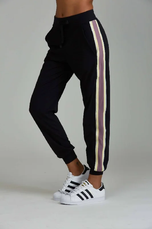 Weekend Shopping Extravaganza Chase Jogger In Mauve Ivory