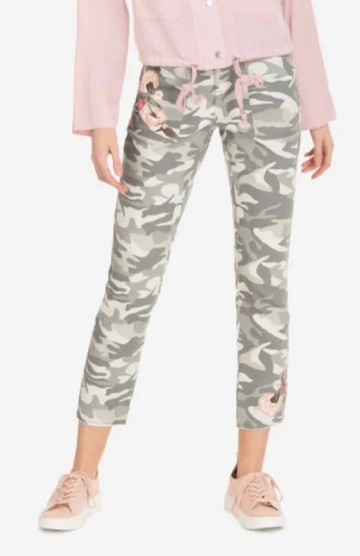 Unwind with Weekend Discounts Camo Embroidered Pants In Army Green