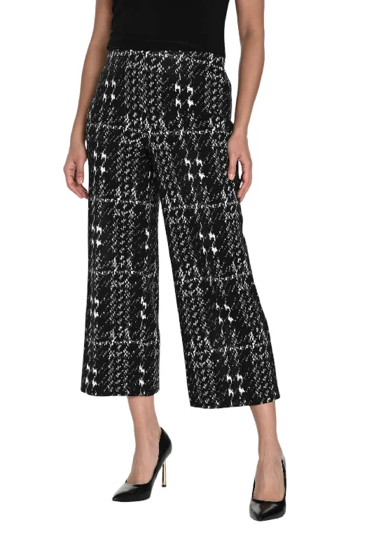 Make Your Weekend Count with Savings Houndstooth Knit Pant In Black /off White