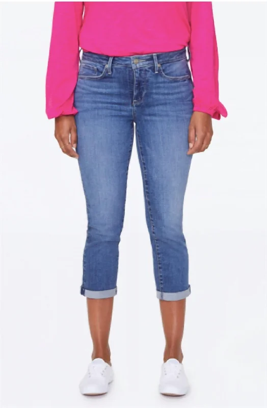 Weekend Extravaganza: Shop Now Chloe Skinny Capri Jean In Alton Wash