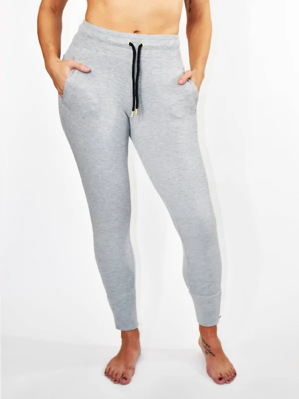 Final Sale Contour Crop Jogger In Grey