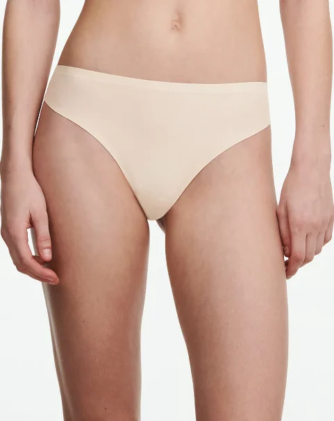 Weekend Offers That Thrill Softstretch Thong In Nude Blush - Chantelle
